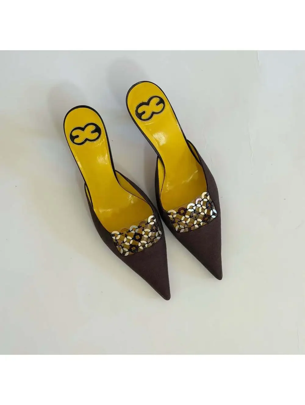 Escada - Picture 5 of 8
